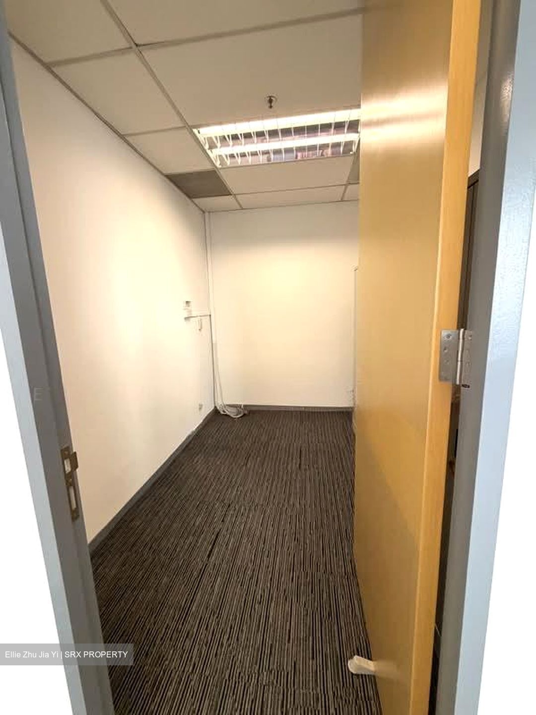 One Raffles Place (D1), Office #599576261